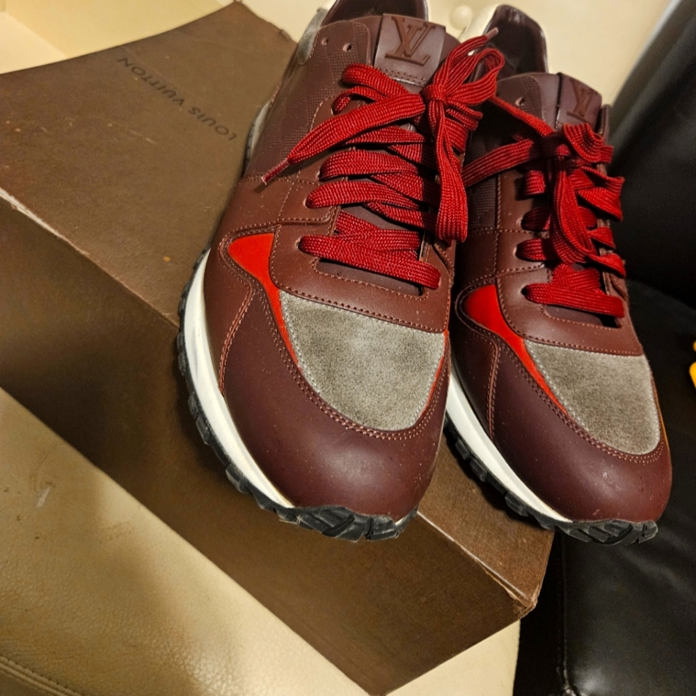 Lv sneakers